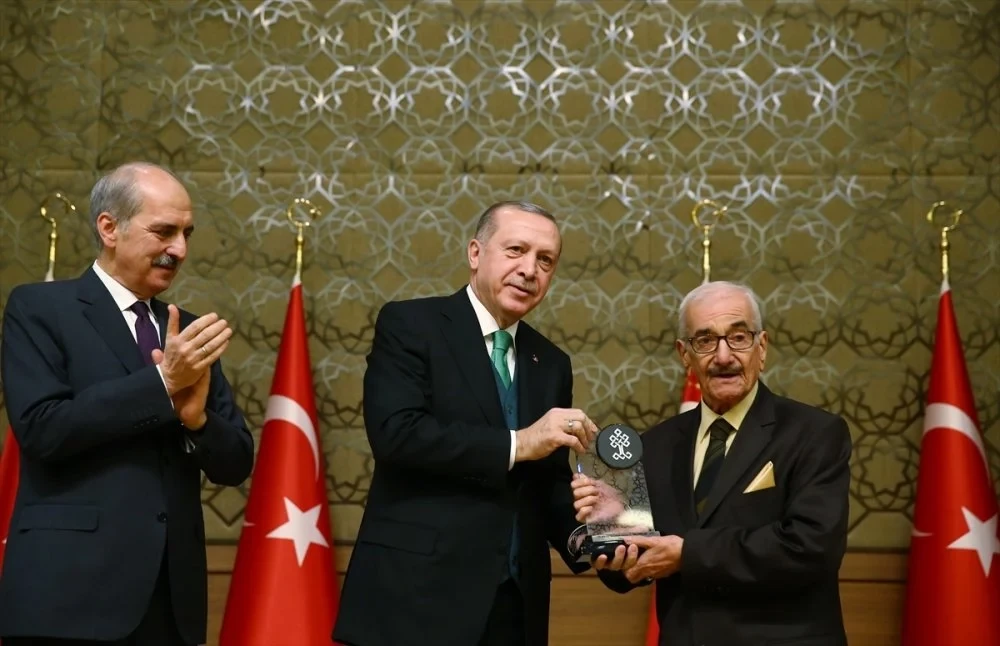 Cumhurbaşkan`ımızın verdiği ödüller firmamız tarafından üretilmiştir.