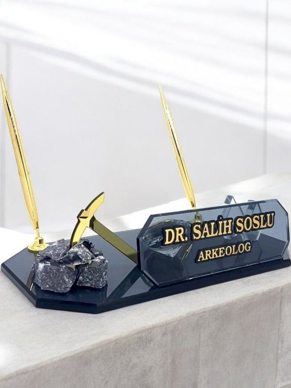 Arkeolog Masa Isimliği
