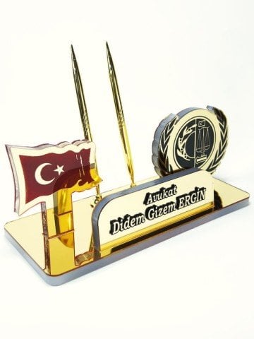 Türk Bayrağı Ve Baro Logolu Masa İsimliği