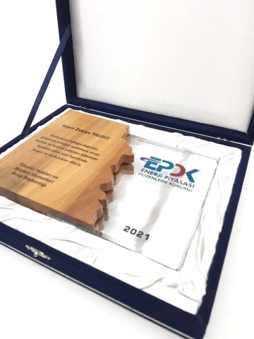 Hakiki ceviz vip plaket 15 cm